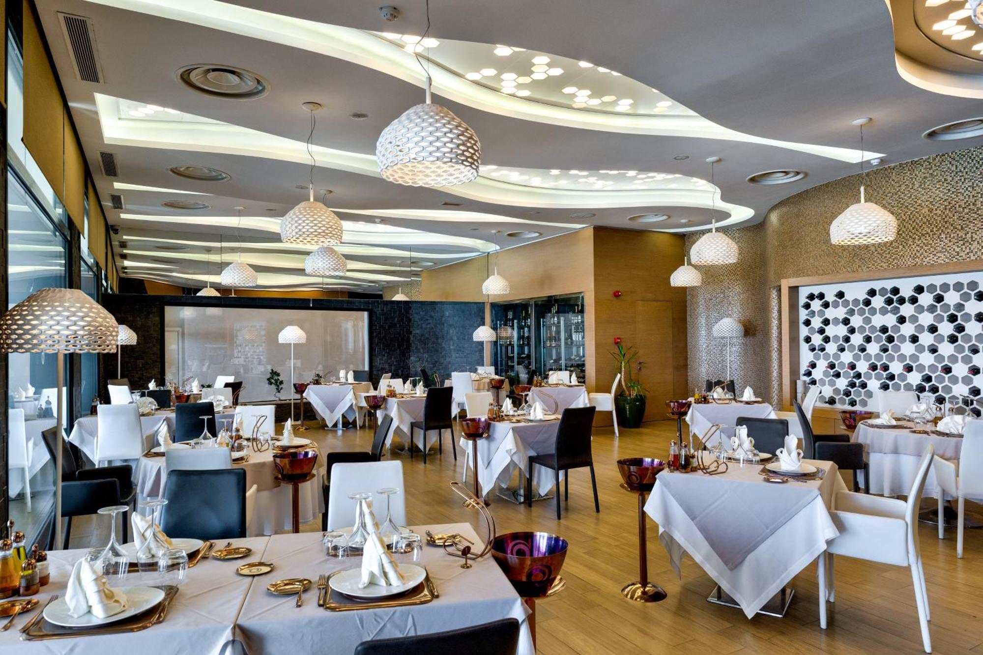 La Cigale Tabarka Hotel Bagian luar foto The interior of the restaurant