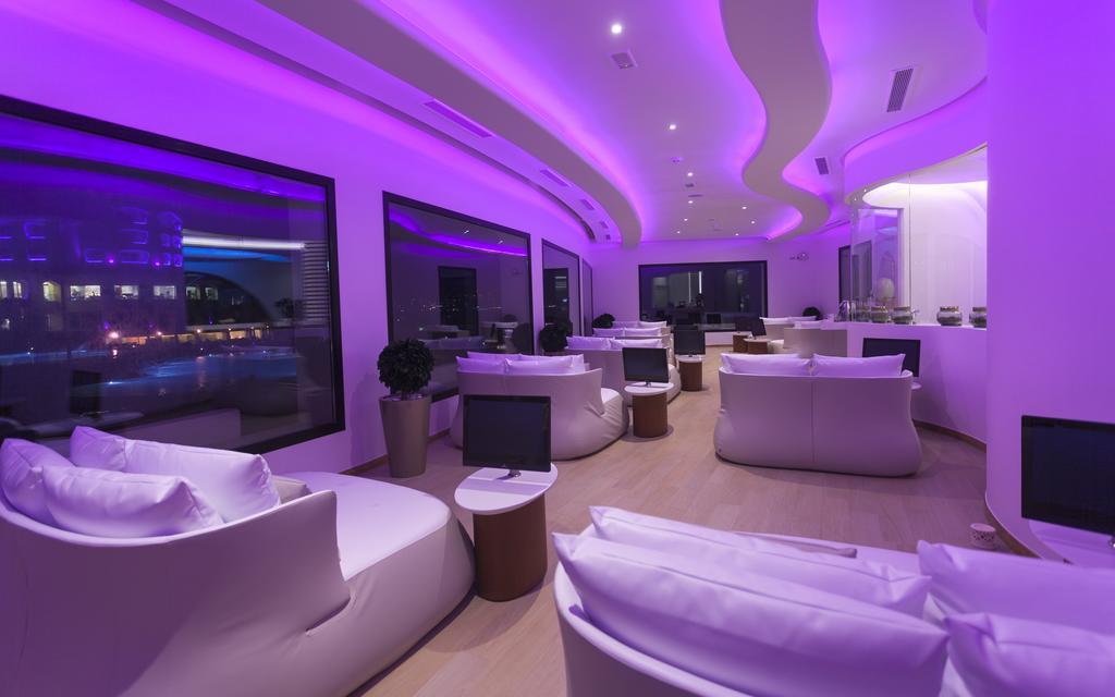 La Cigale Tabarka Hotel Bagian luar foto The lounge at the airport
