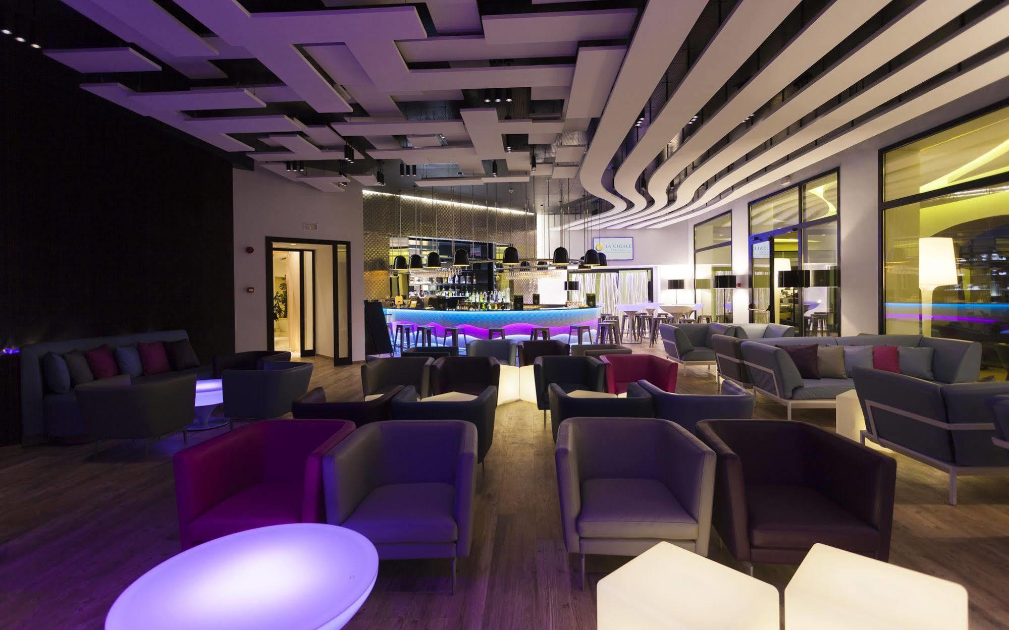 La Cigale Tabarka Hotel Bagian luar foto The lounge at the airport